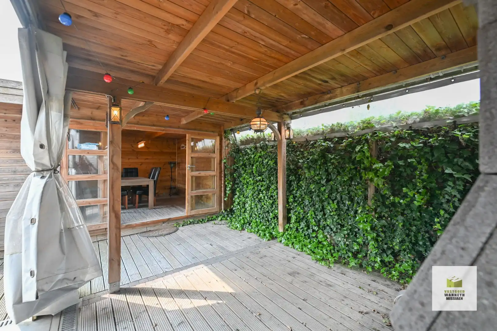 Gelijkvloerse alleenstaande woning met 5 slaapkamers op 657m2 foto 19