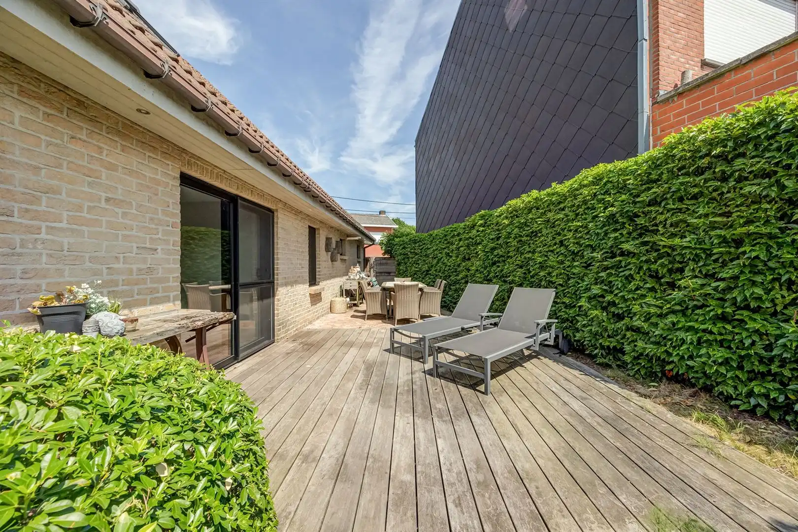 Stijlvol gerenoveerd wonen met prachtige zwemvijver foto 22