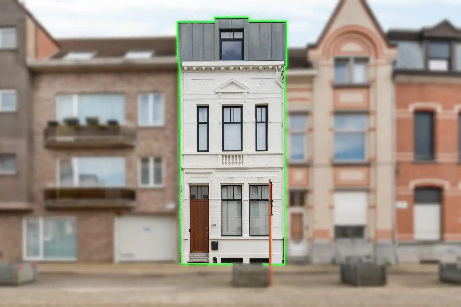 Prachtig herenhuis met 4 slaapkamers en tuin in Wijnegem! foto 2