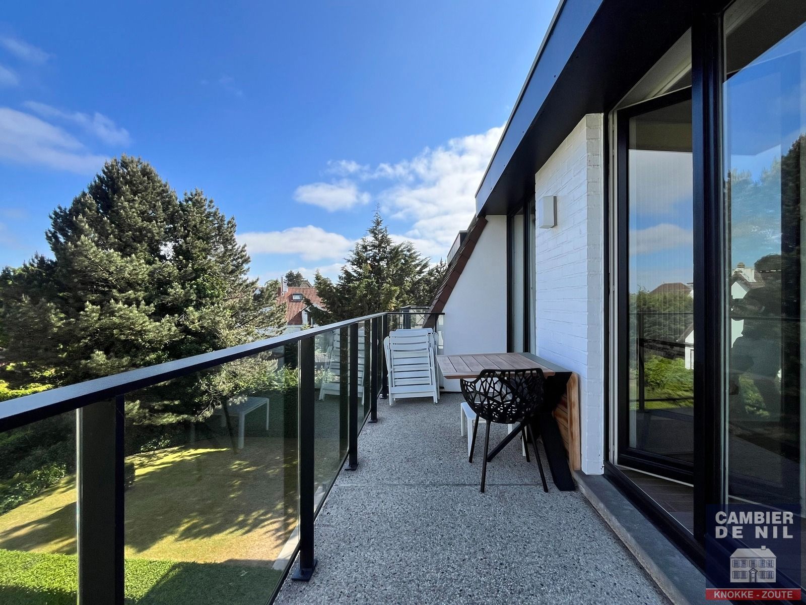 Prachtig ongemeubeld appartement op enkele stappen van het Albertplein!  foto 17