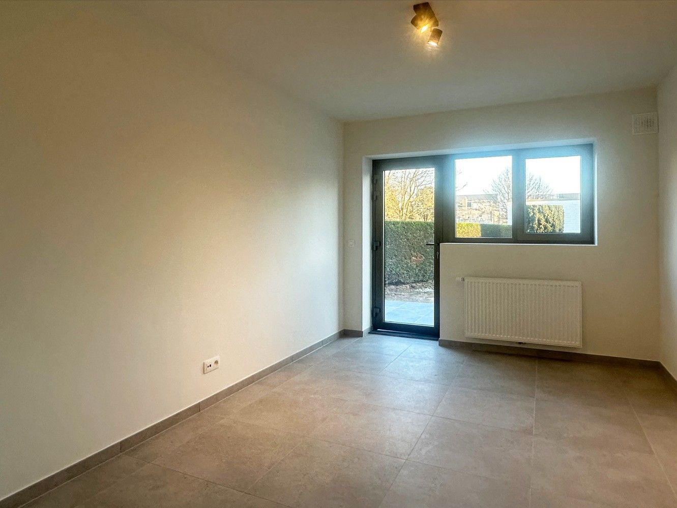 Prachtig ruim gelijkvloers appartement met 4 slaapkamers & tuin in Lier! foto 9