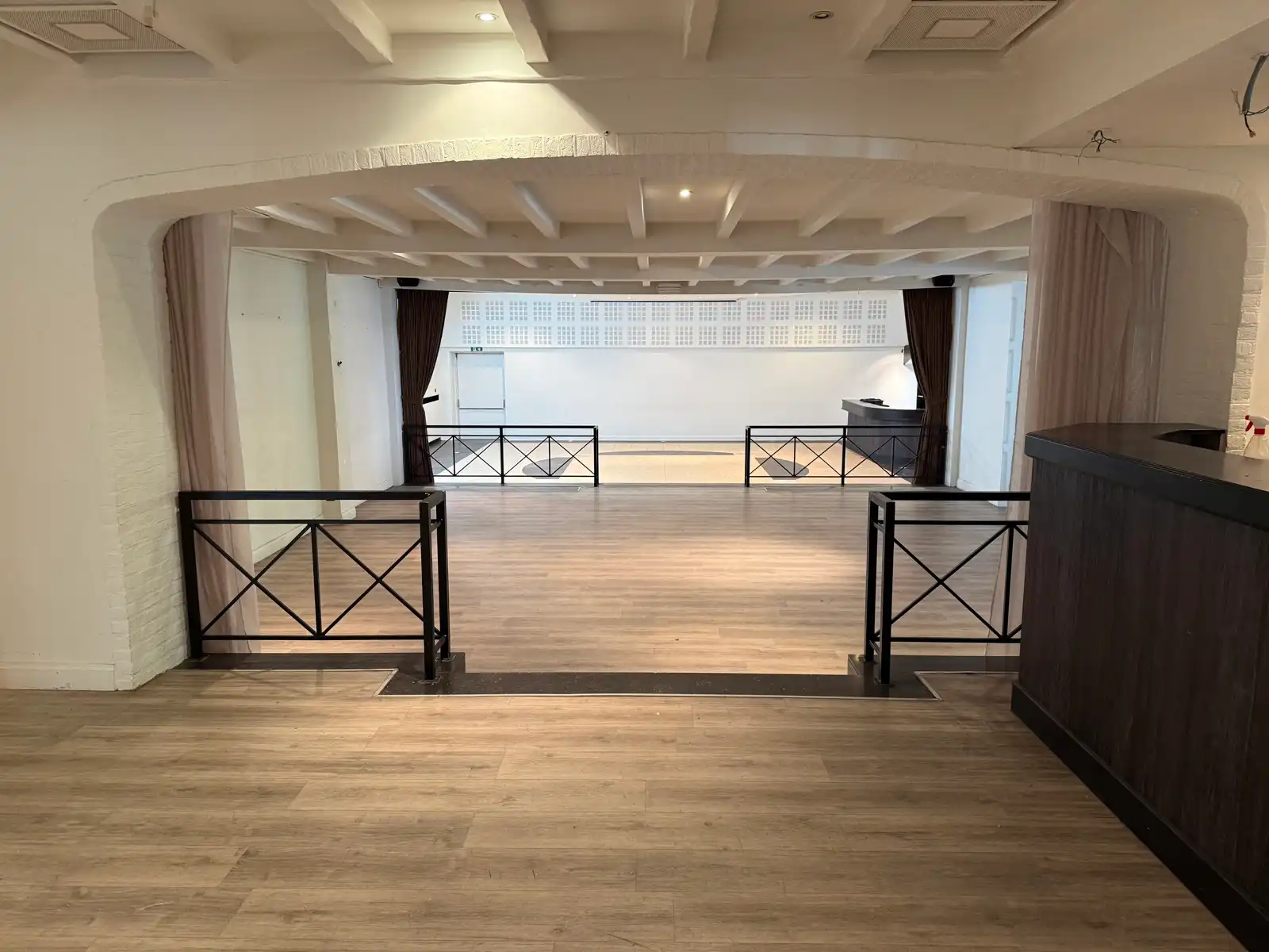 Projectgrond (vroegere feestzaal met woonst en parking) foto 25