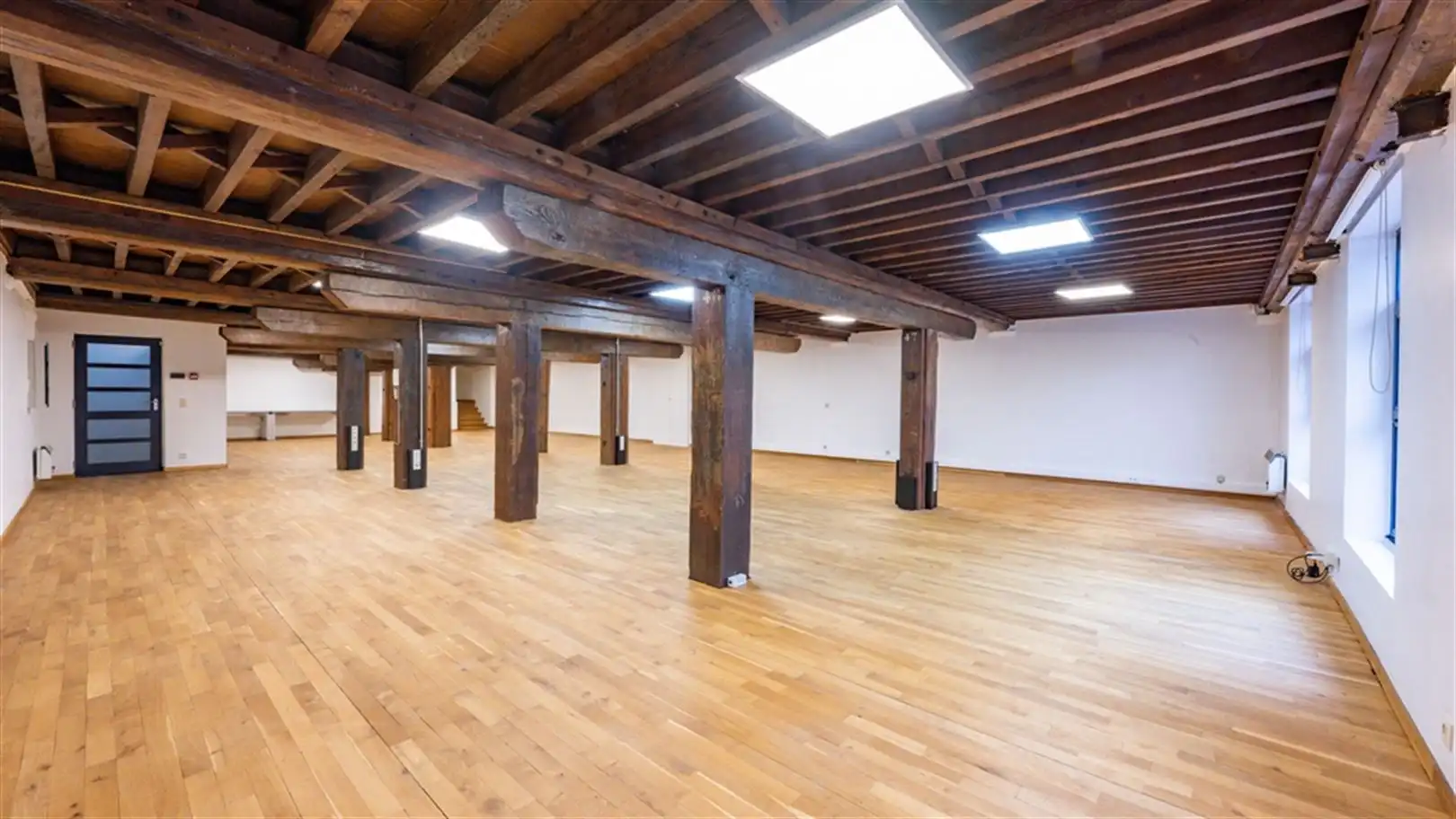 Loftkantoren te huur in gerenoveerd pakhuis foto 7