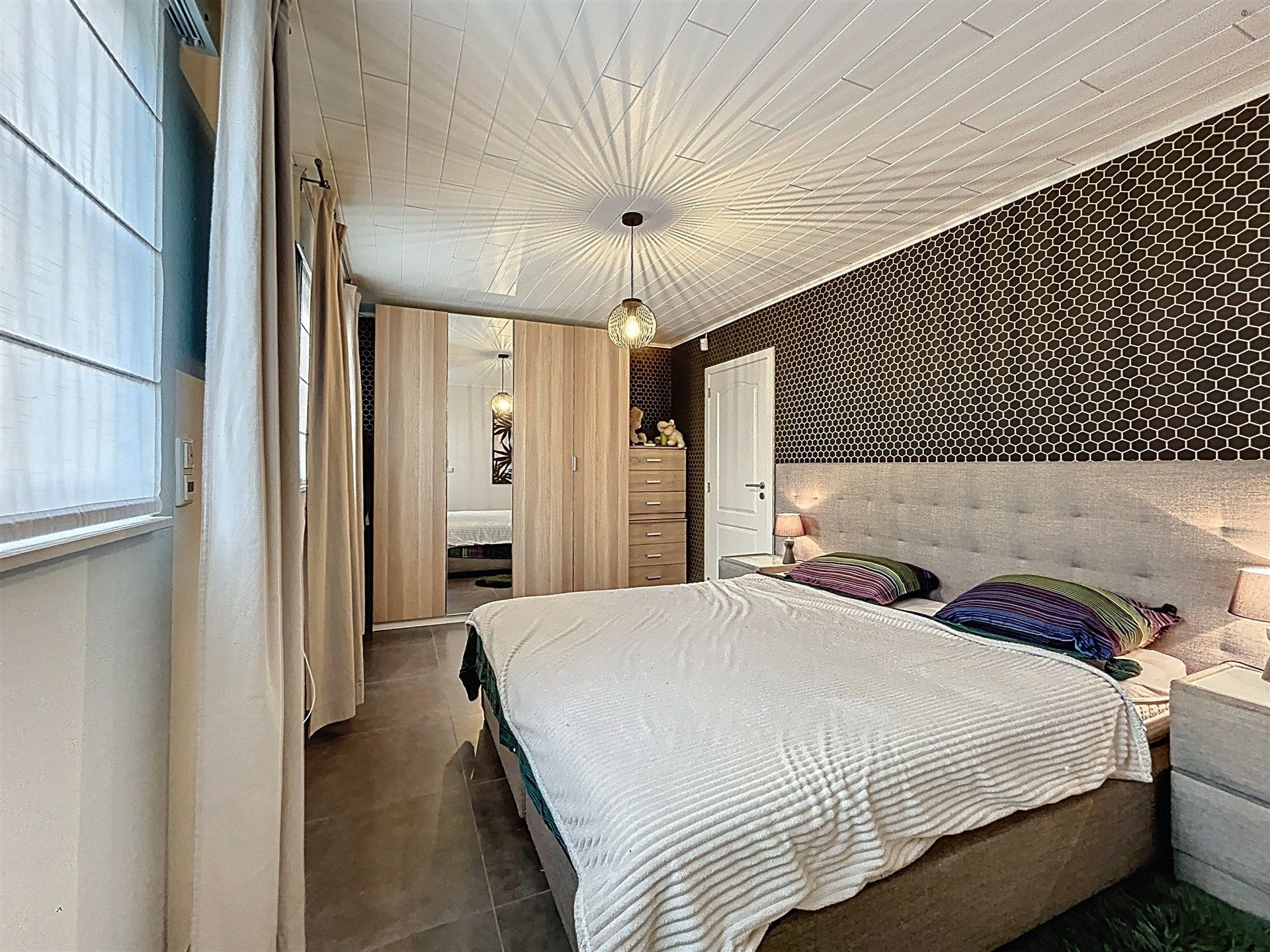 Open bebouwing met 3 slaapkamers en garage op perceel van 644m² foto 9