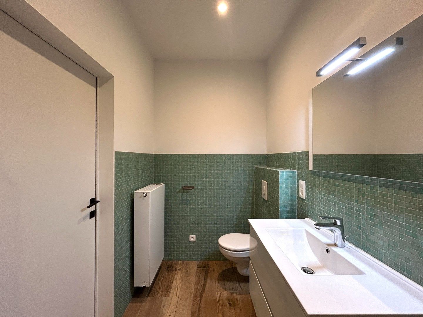 Instapklaar 2-slaapkamer appartement nabij centrum Roeselare! foto 11