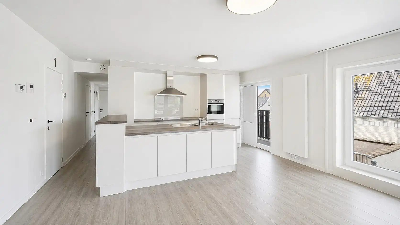 Gerenoveerd appartement met twee kamers en open zichten  foto 5