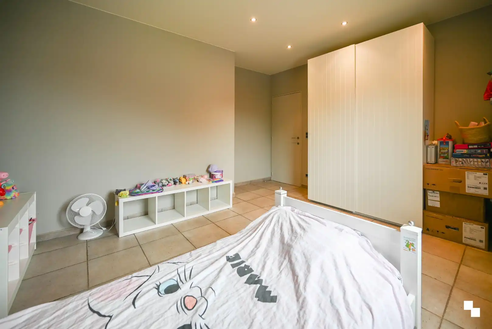 Zeer ruim appartement in het centrum van Oostrozebeke foto 18