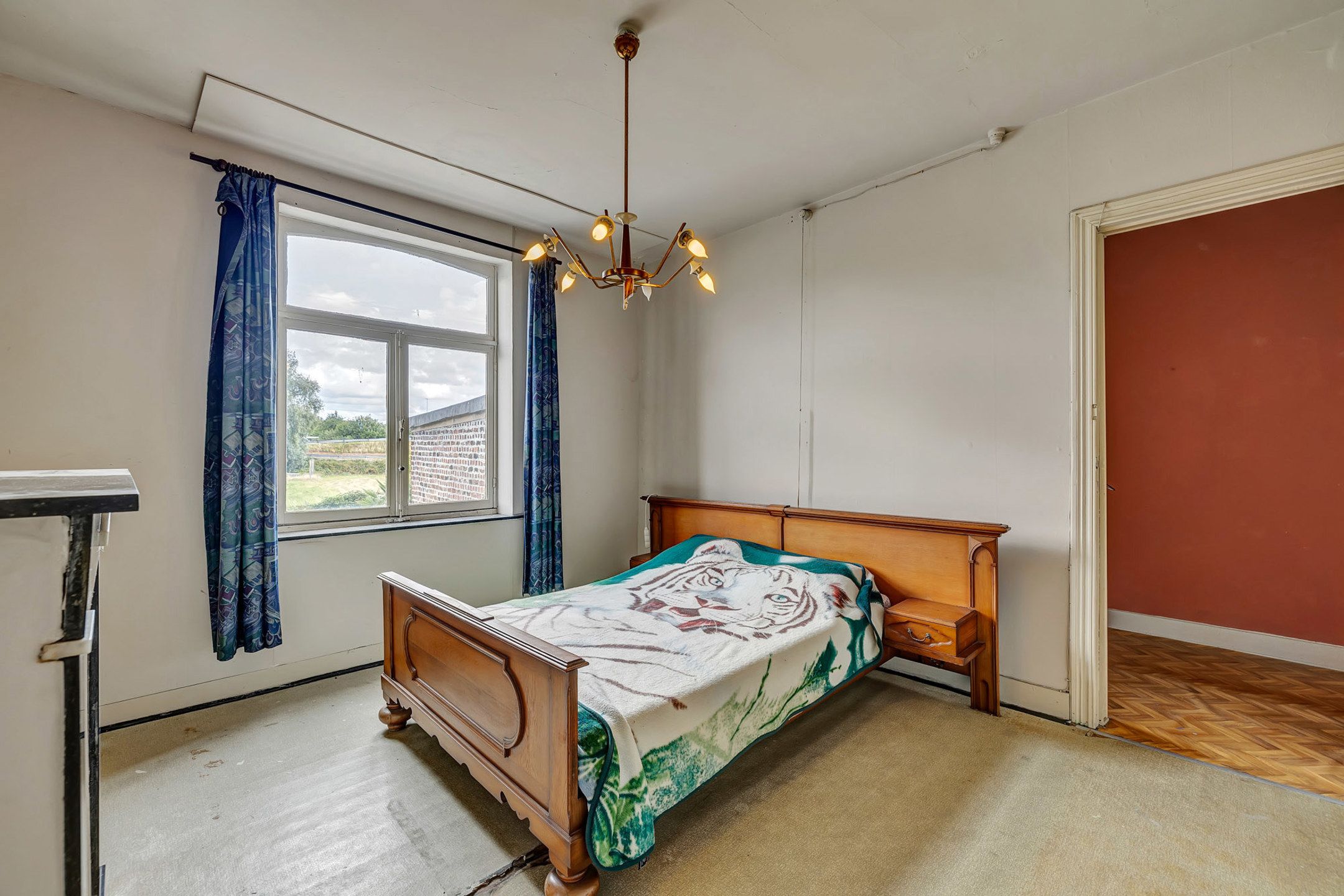 Charmante te renoveren woning met 4 slpks en tuin foto 14