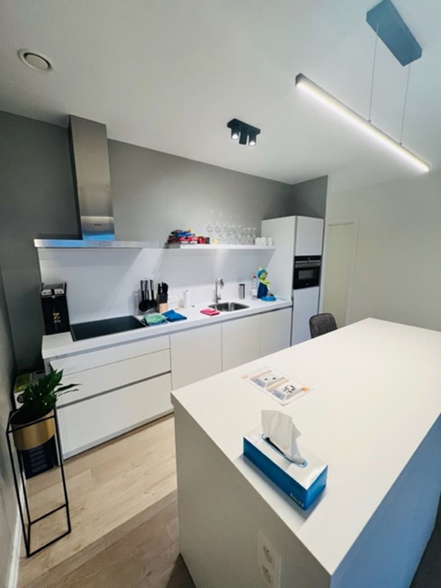Gezelig lichtrijk gemeubeld 1 kamer appartement foto 9
