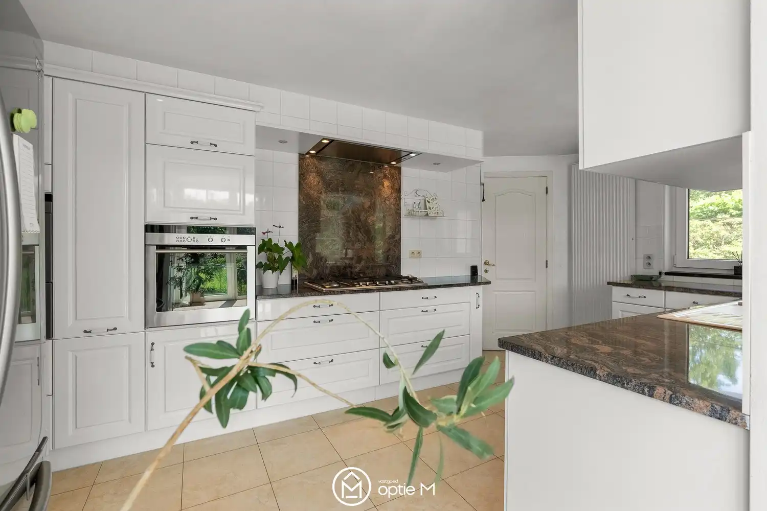Karaktervolle villa met parktuin op een royaal perceel van 24a71 – vlakbij het centrum van Hasselt foto 5