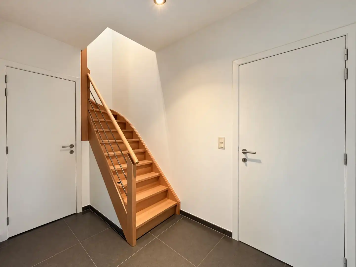 Ruim en instapklaar duplexappartement met 3 slaapkamers en garage in hartje Waarschoot foto 11
