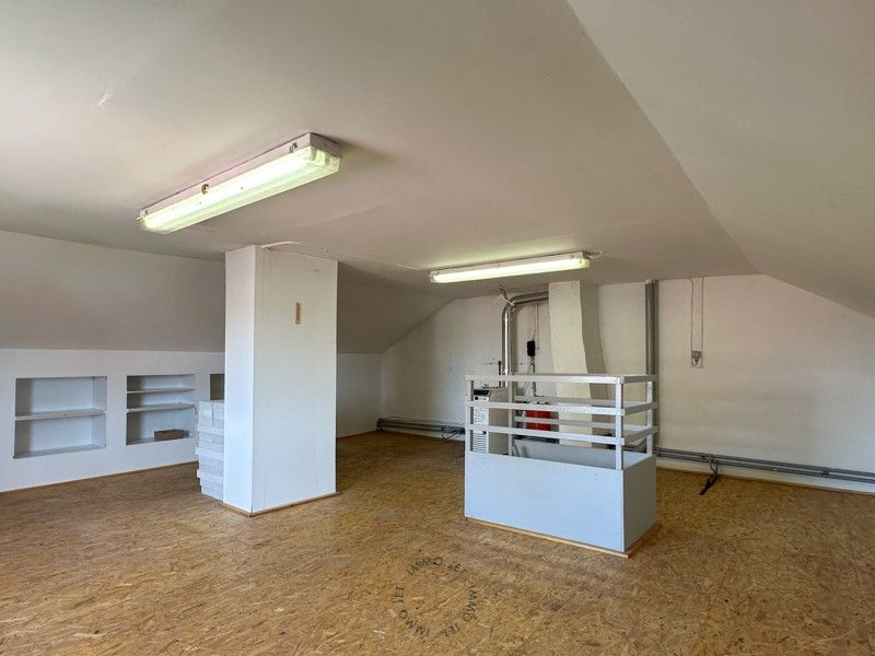 Halfopen bebouwing met 4 slaapkamers, dubbele garage en tuin foto 25