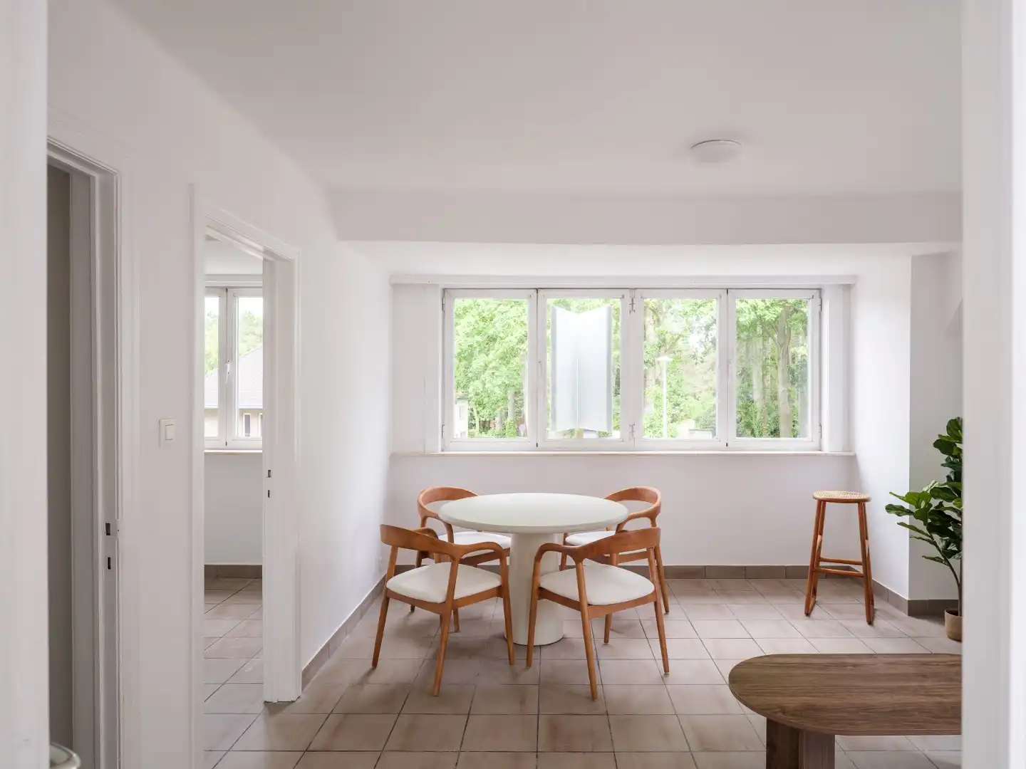 Instapklaar appartement met ruim terras in Wetteren foto 2