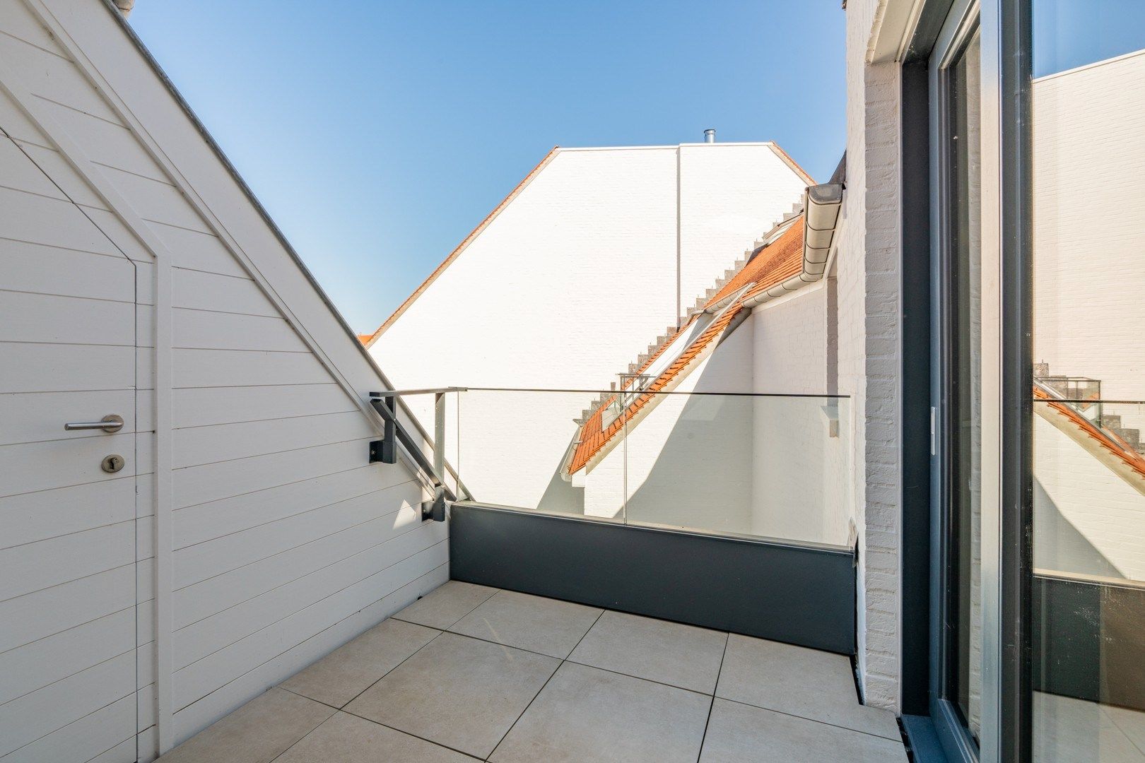 Luxe penthouse te duinenwater met zuid georiënteerd terras nabij het meer foto 15