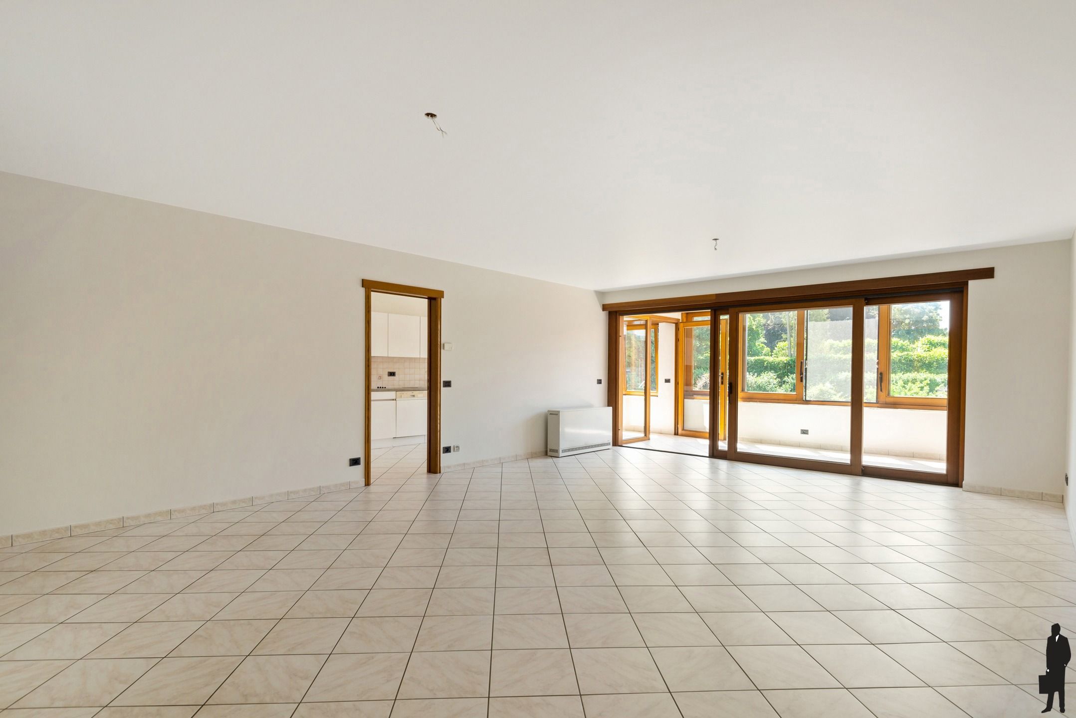 Ruim appartement met 2 slpks, kelderberging en zuid terras foto 4