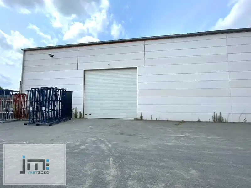 Bedrijfshal foto 2