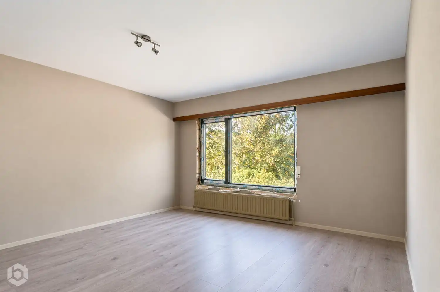 Ruime gezinswoning met magazijn van 250 m² op 9 are in Beerzel foto 14