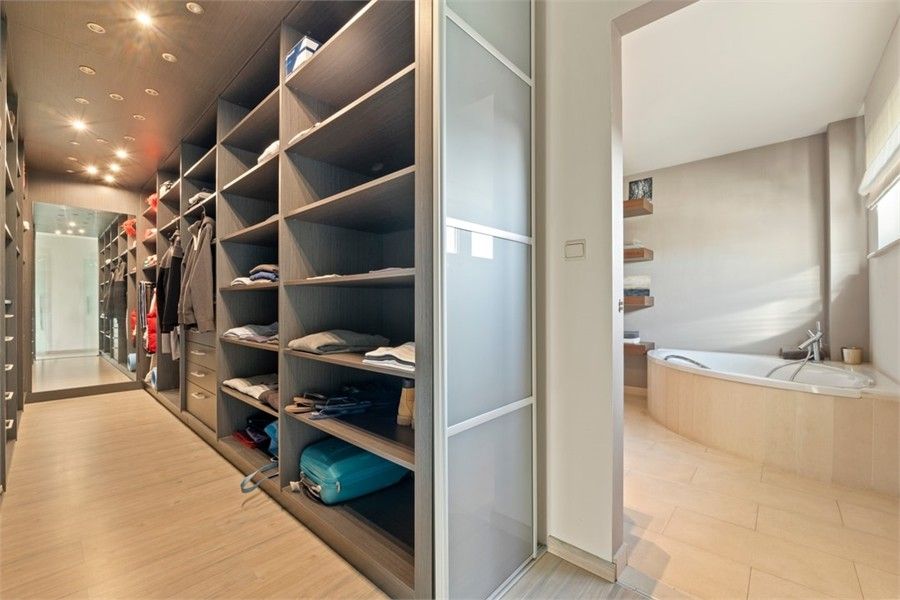 STIJLVOLLE OPEN BEBOUWING MET 3 SLKS OP EEN KNAP PERCEEL foto 25