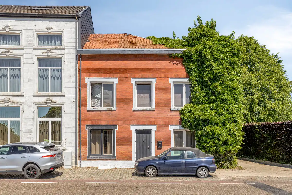 WONING MET BURELEN EN MAGAZIJN TE TONGEREN LANGS N79. foto 42