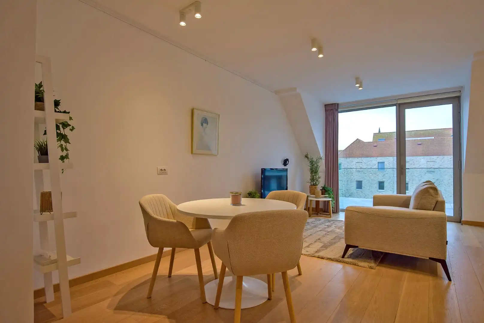 Prachtig 1-slaapkamerappartement (assistentiewoning) in Residentie Clarenhof, uniek wonen in hartje Nieuwpoort.  foto 4