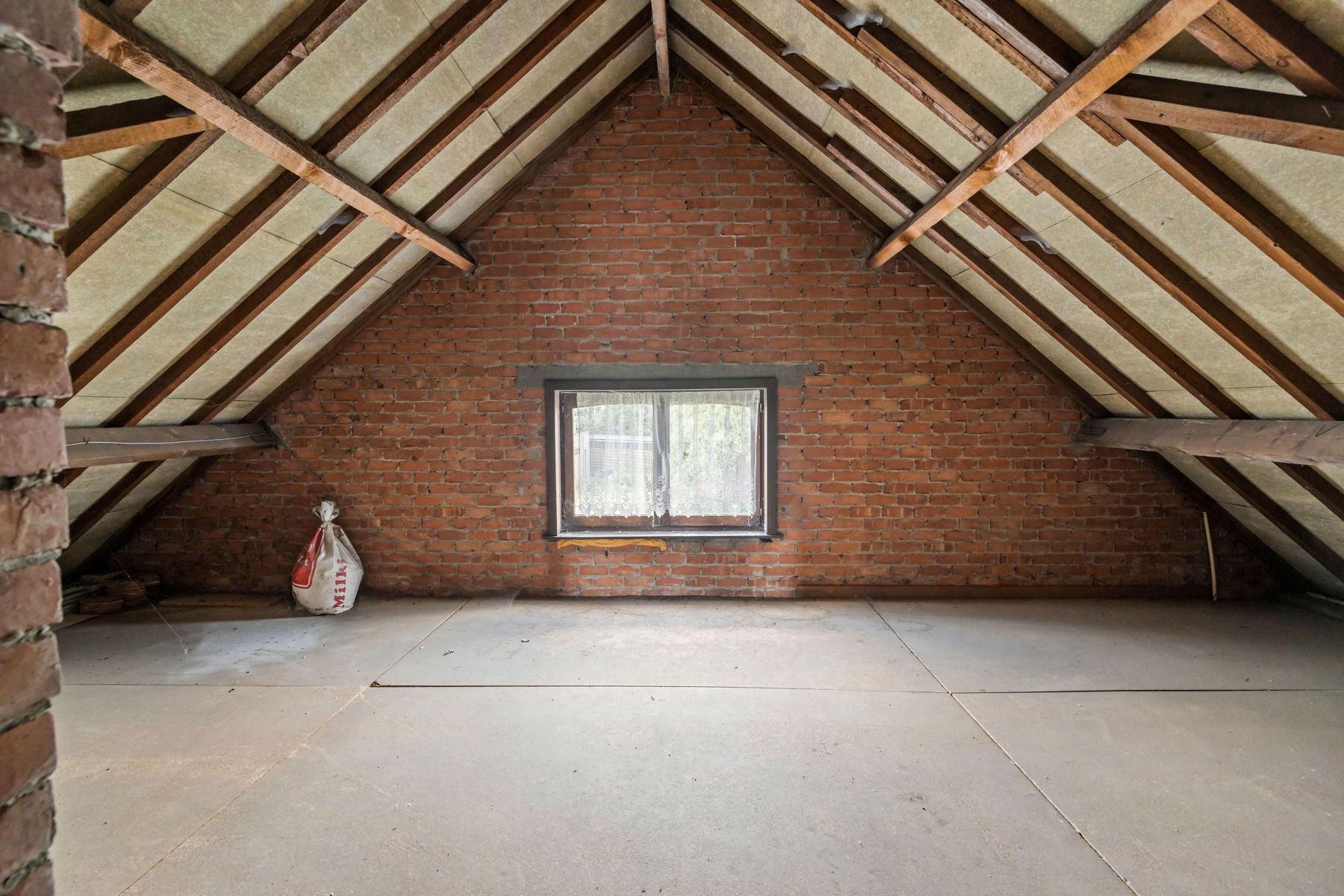 Bungalow met veel potentieel, aangename tuin en garage foto 27
