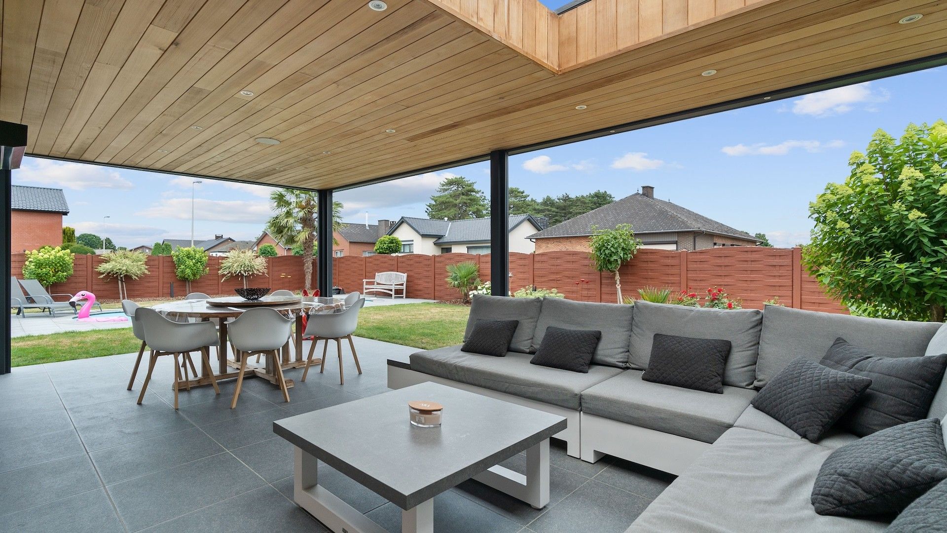 Onderhoudsvriendelijke en gelijkvloerse woning met zwembad foto 20