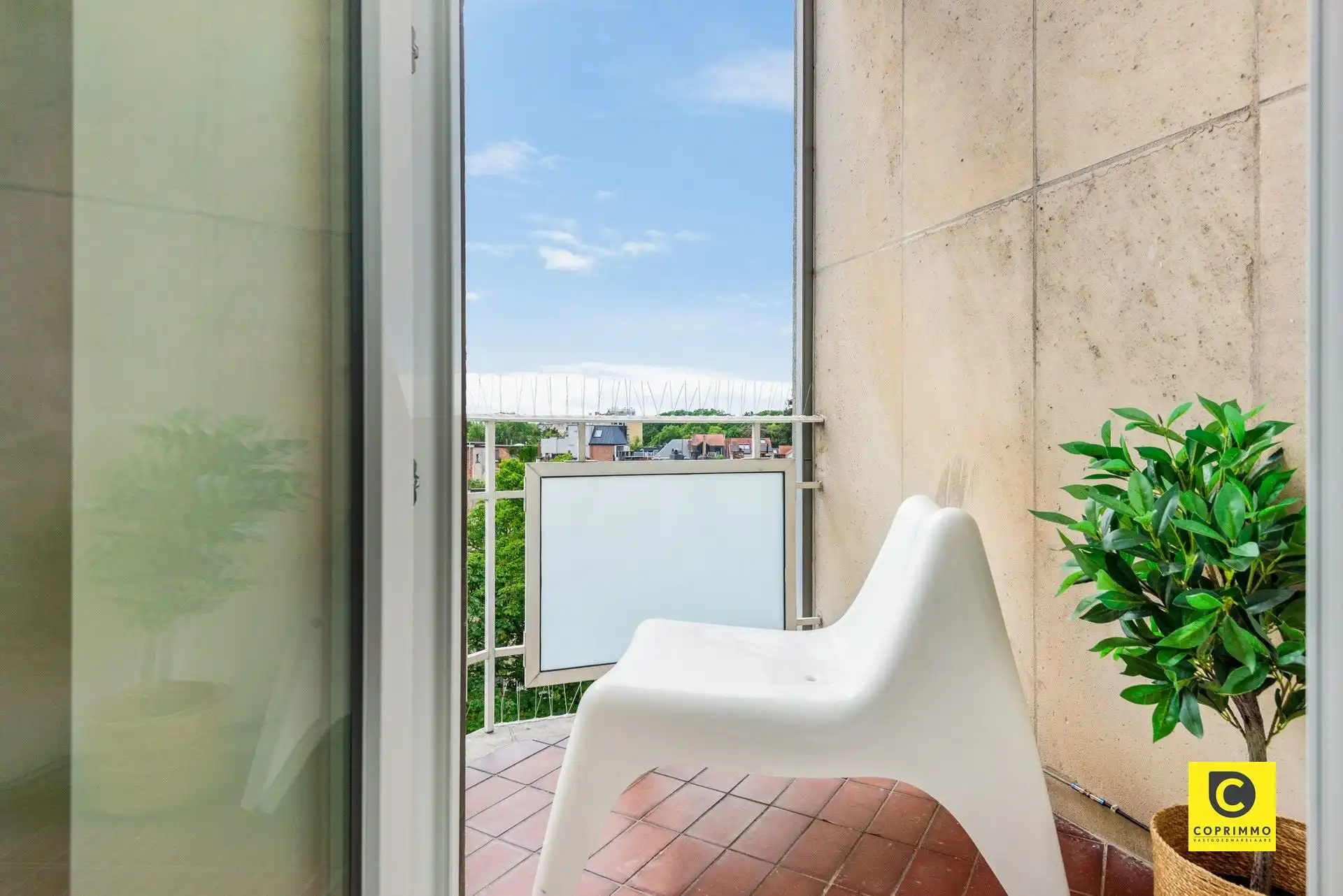 Prachtig gerenoveerd 3 slaapkamer appartement op toplocatie! foto 3