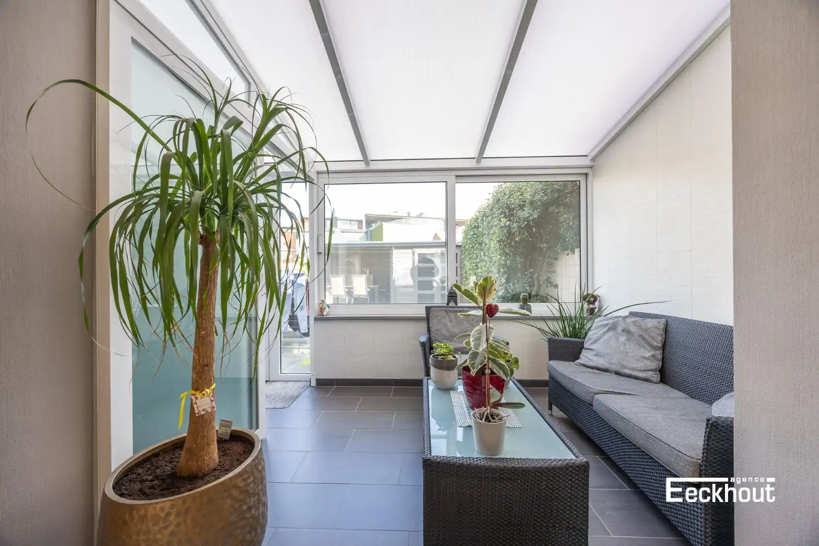 Instapklare woning met zonnige tuin op zeer gunstige ligging! foto 11