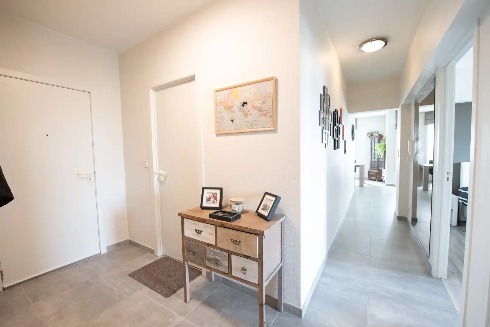 Te koop – Zeer verzorgd appartement met 2 slaapkamers in het centrum van Waregem! foto 3