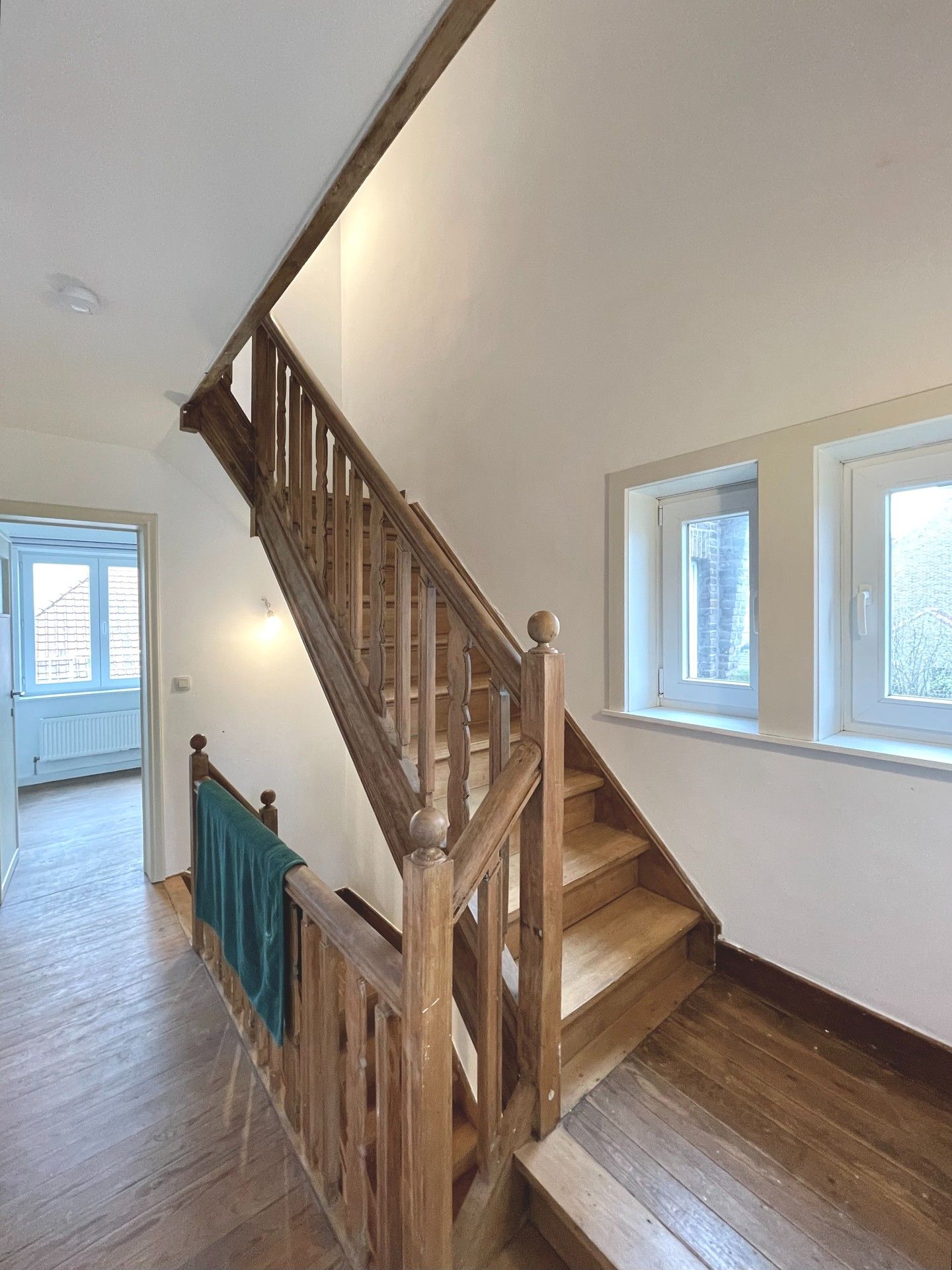 HALFOPEN WONING MET VEEL MOGELIJKHEDEN foto 13