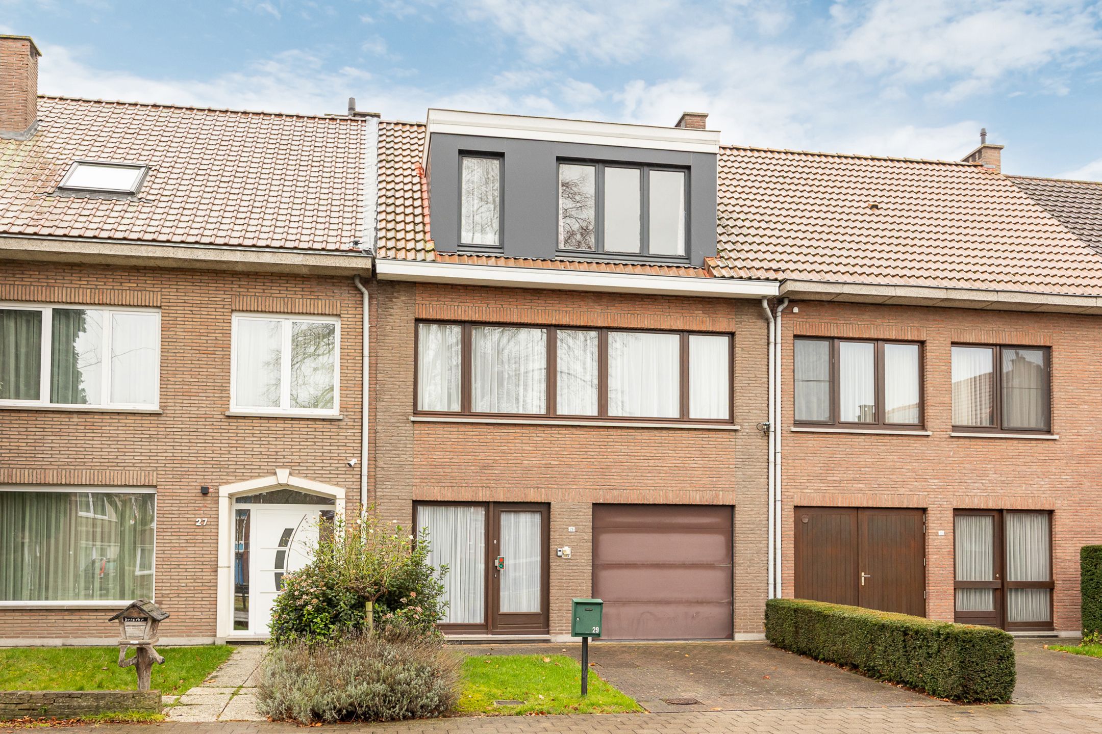 Solide te renoveren woning op top locatie foto 25