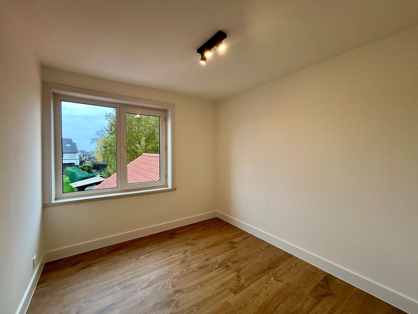 Karaktervolle woning met 3 slaapkamers te Pittem! foto 13