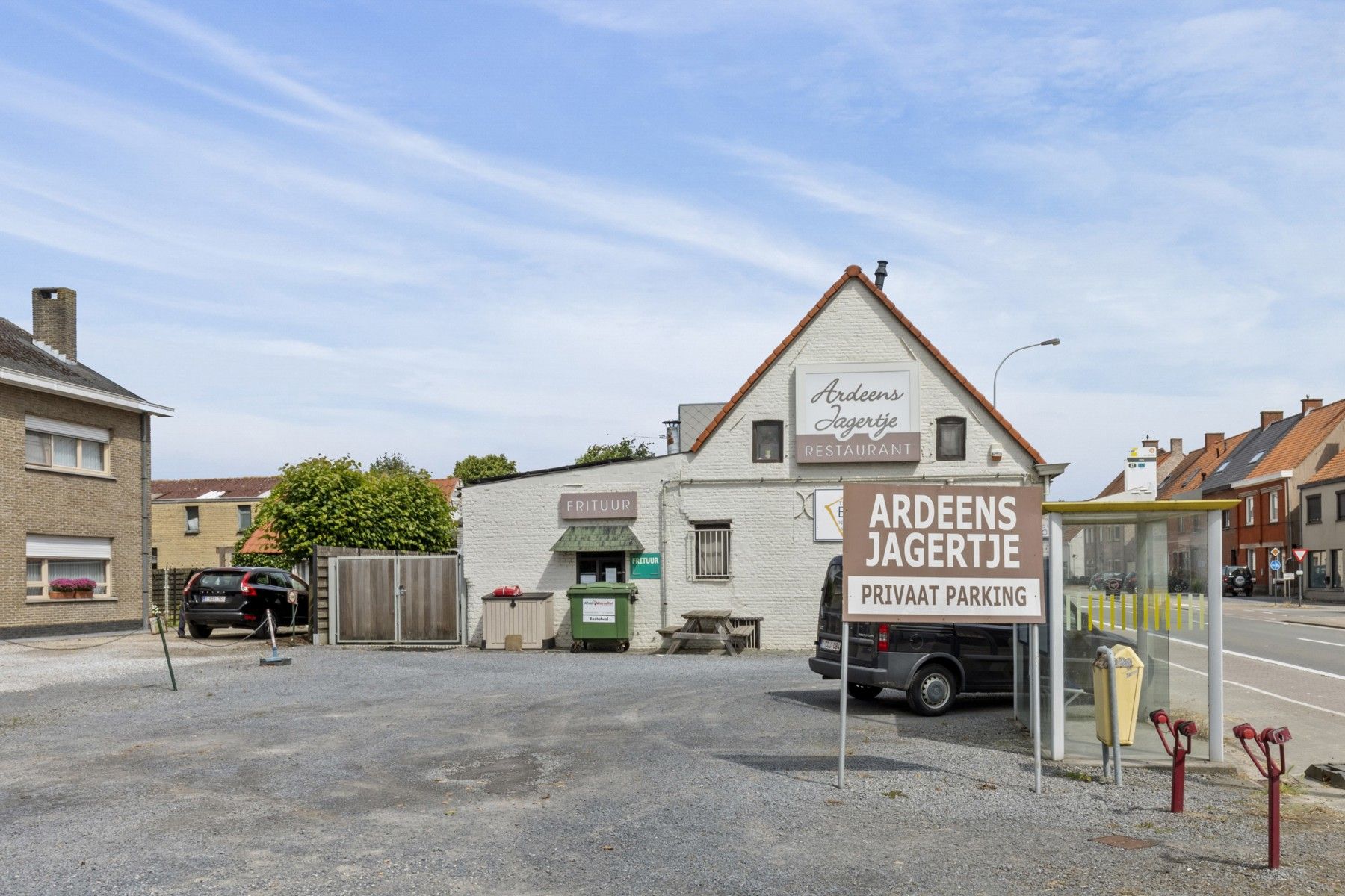 Leuke woning met commerciële mogelijkheden. foto 1