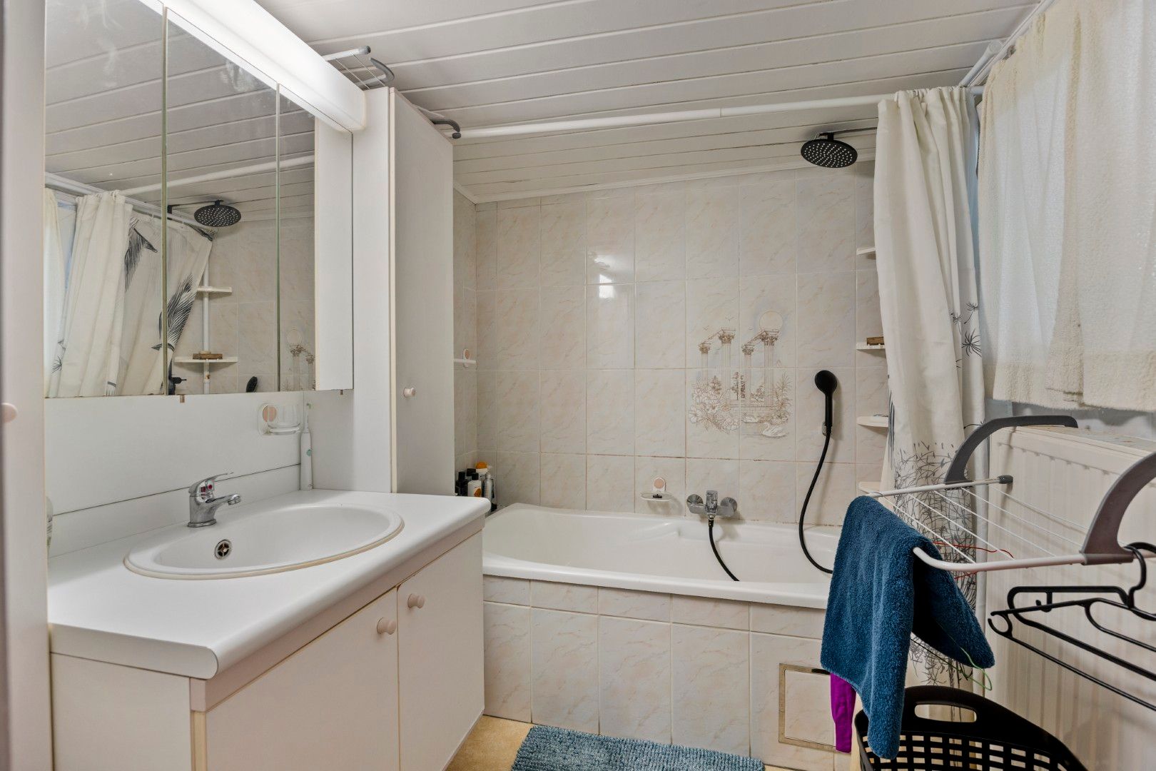 Verrassend ruime instapklare woning met 6 slaapkamers en zonnige tuin – hartje Meerbeke foto 14