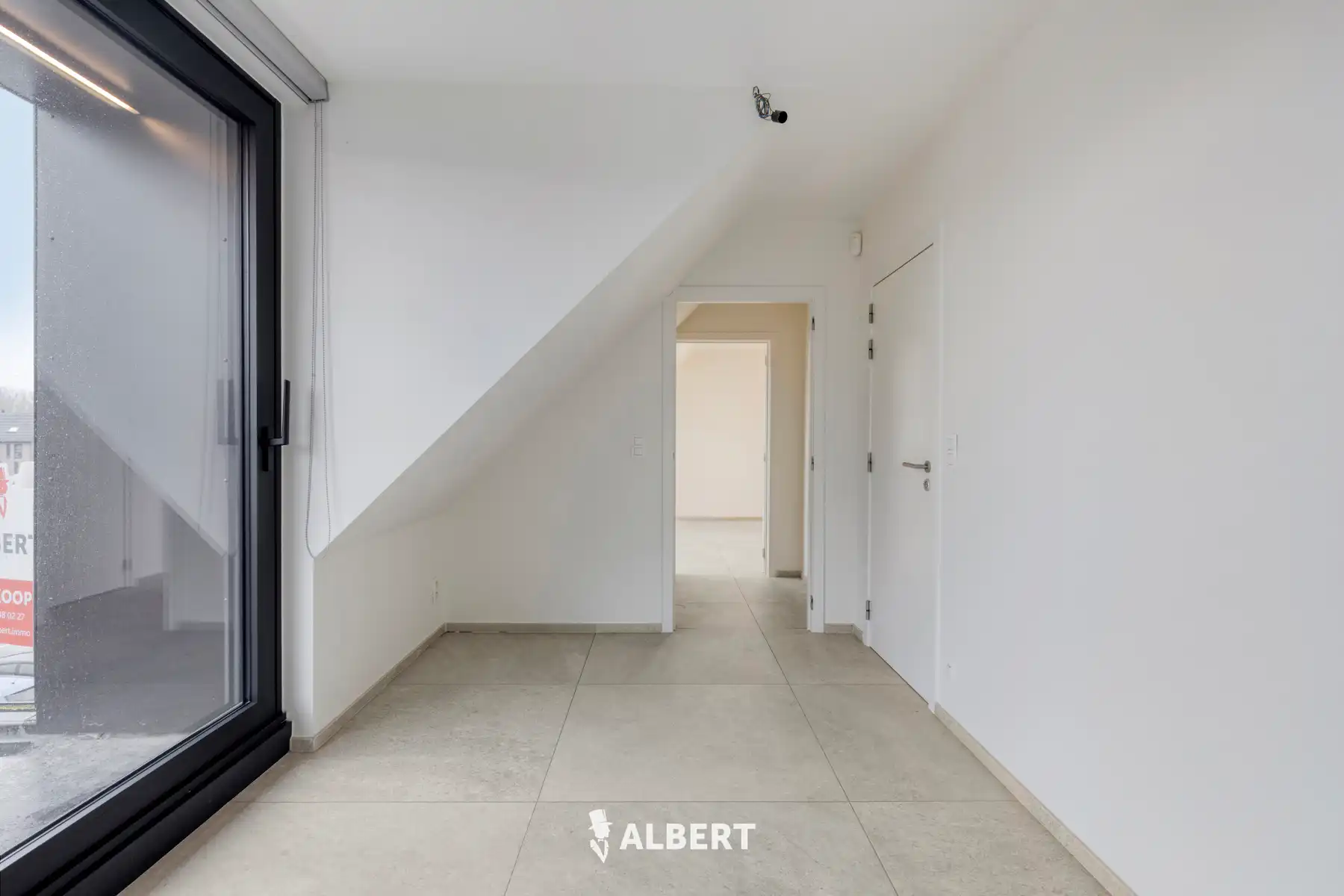 Centraal gelegen lichtrijk appartement met 2 terrassen foto 6