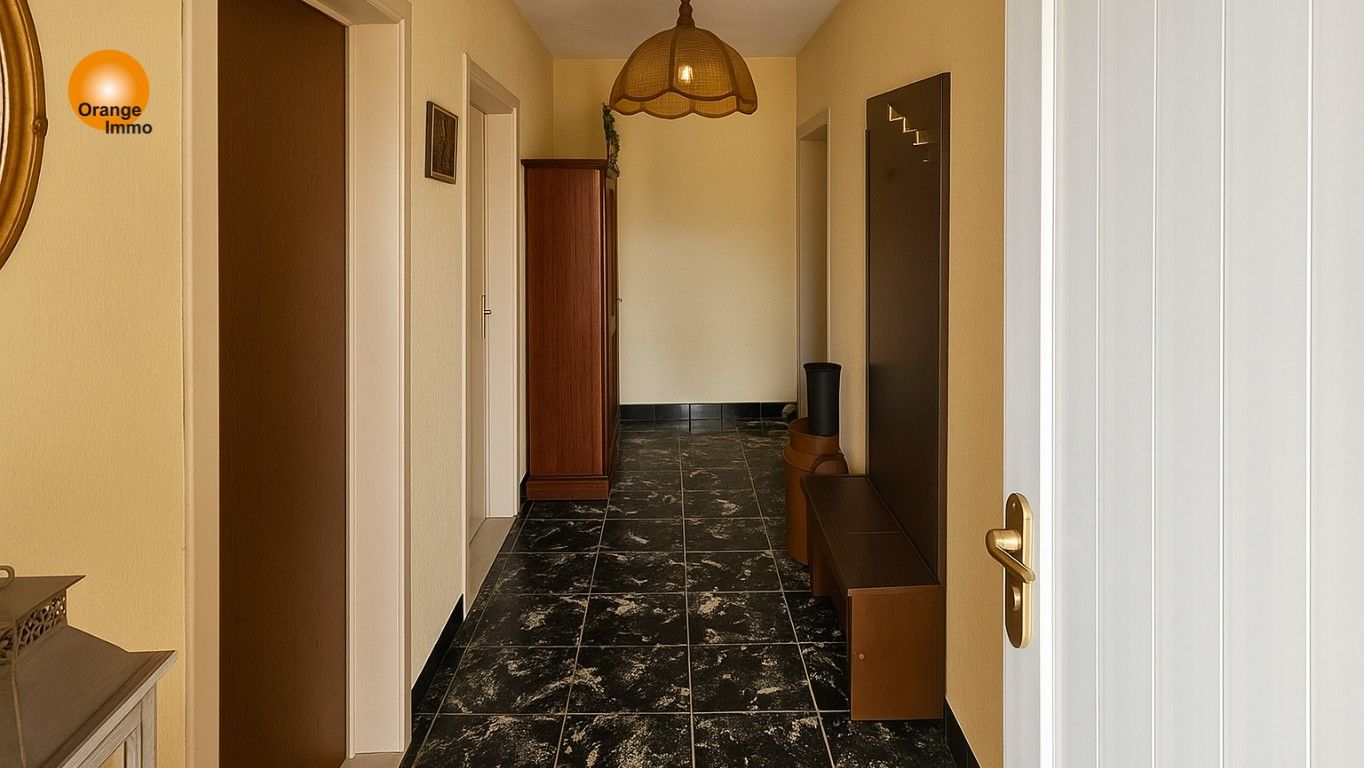 Bungalow met 3 slaapkamers, rustig gelegen met een grote tuin. foto 2