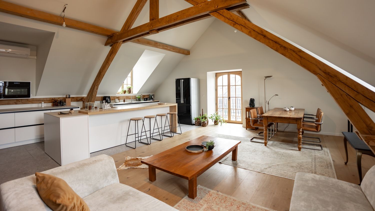 Charmant en landelijk penthouse met loftgevoel in het hart van Bocholt! foto {{pictureIndex}}