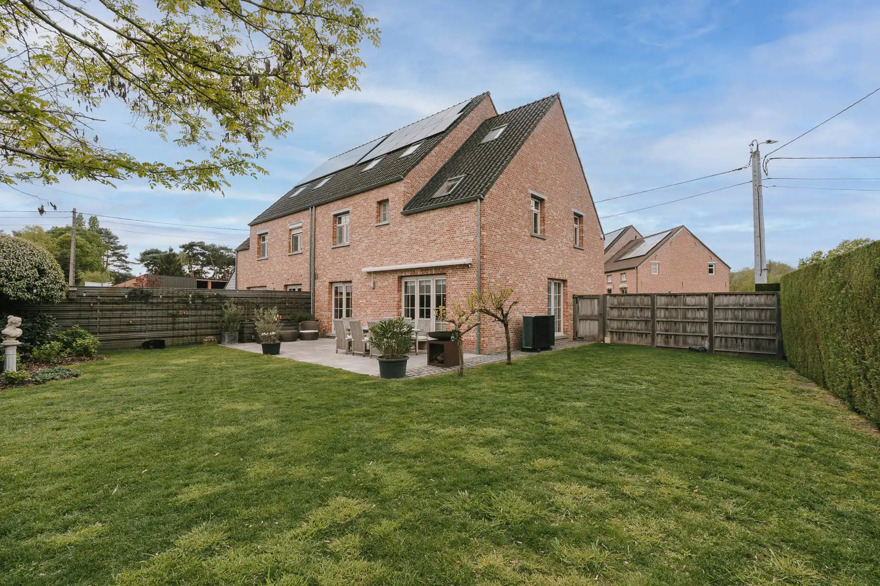 Prachtige energiezuinige en ruime gezinswoning in het groen foto 3