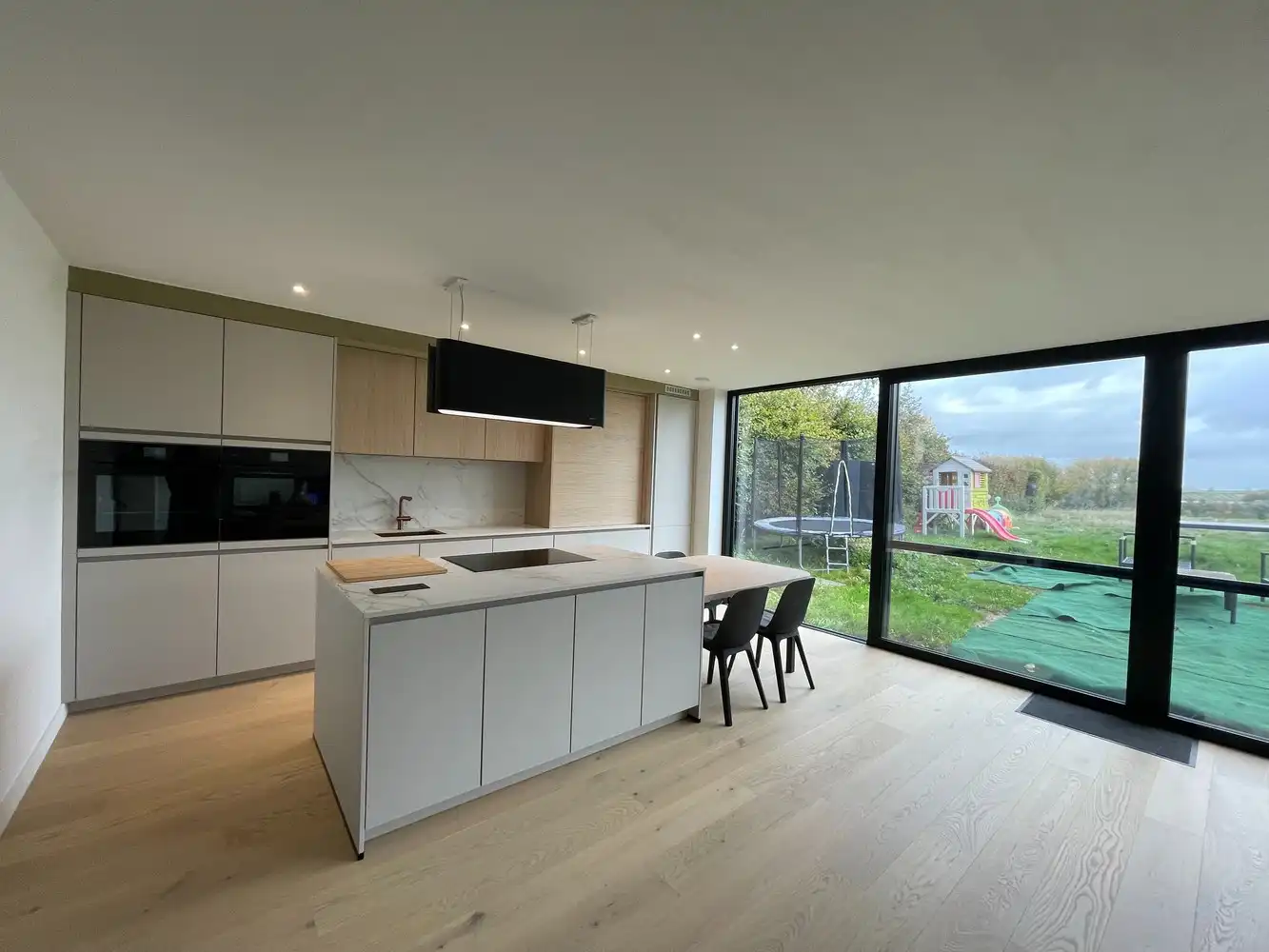 Modern ingerichte villa met prachtig uitzicht! foto 2