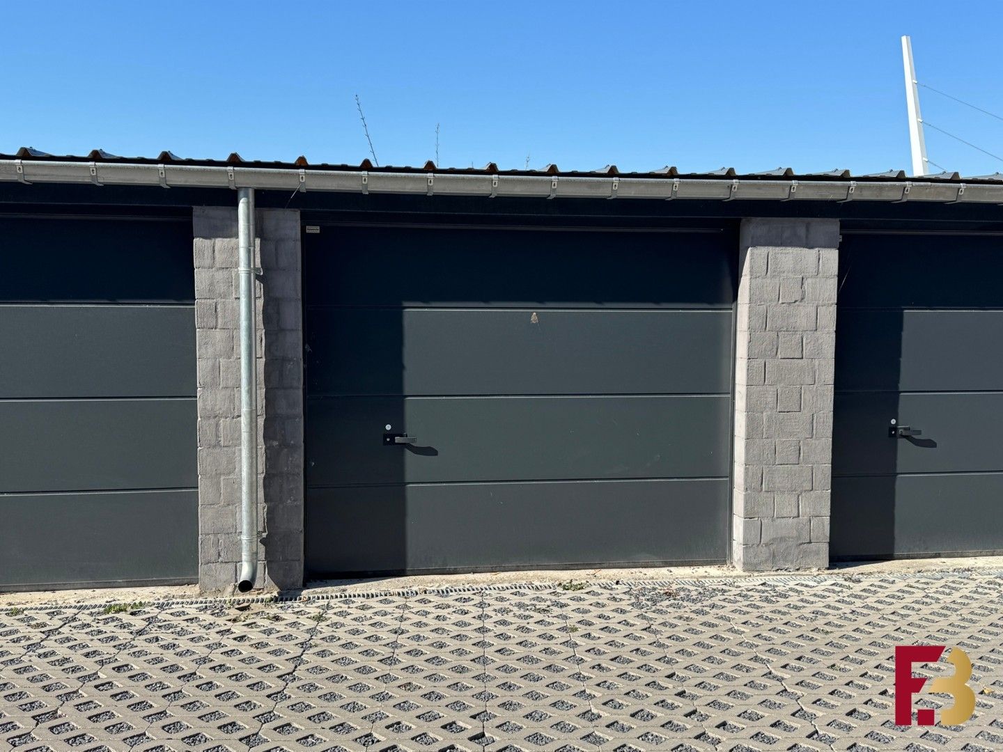 Garage te huur in Wetteren - veilige en centrale ligging foto {{pictureIndex}}