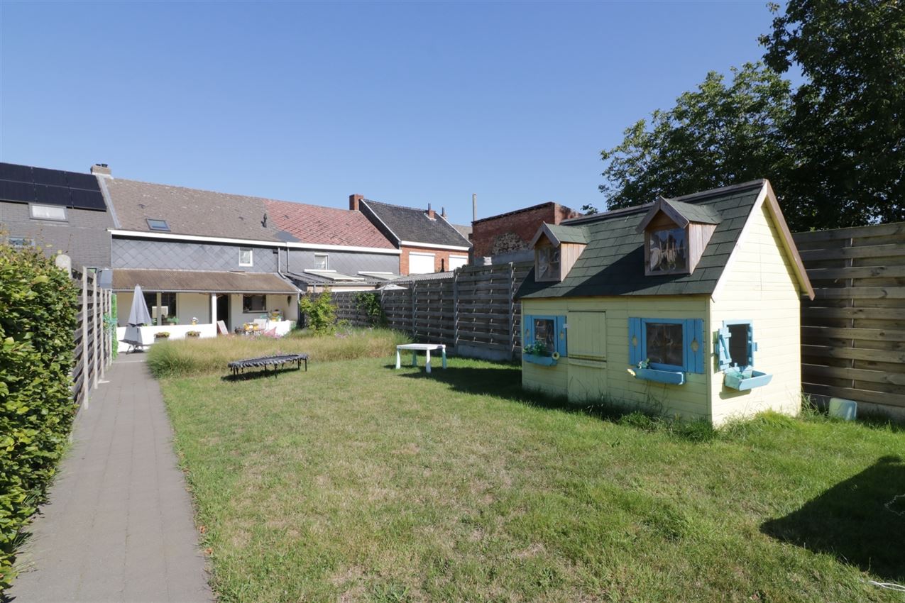 Gerenoveerde woning met tuin op rustige locatie foto 35