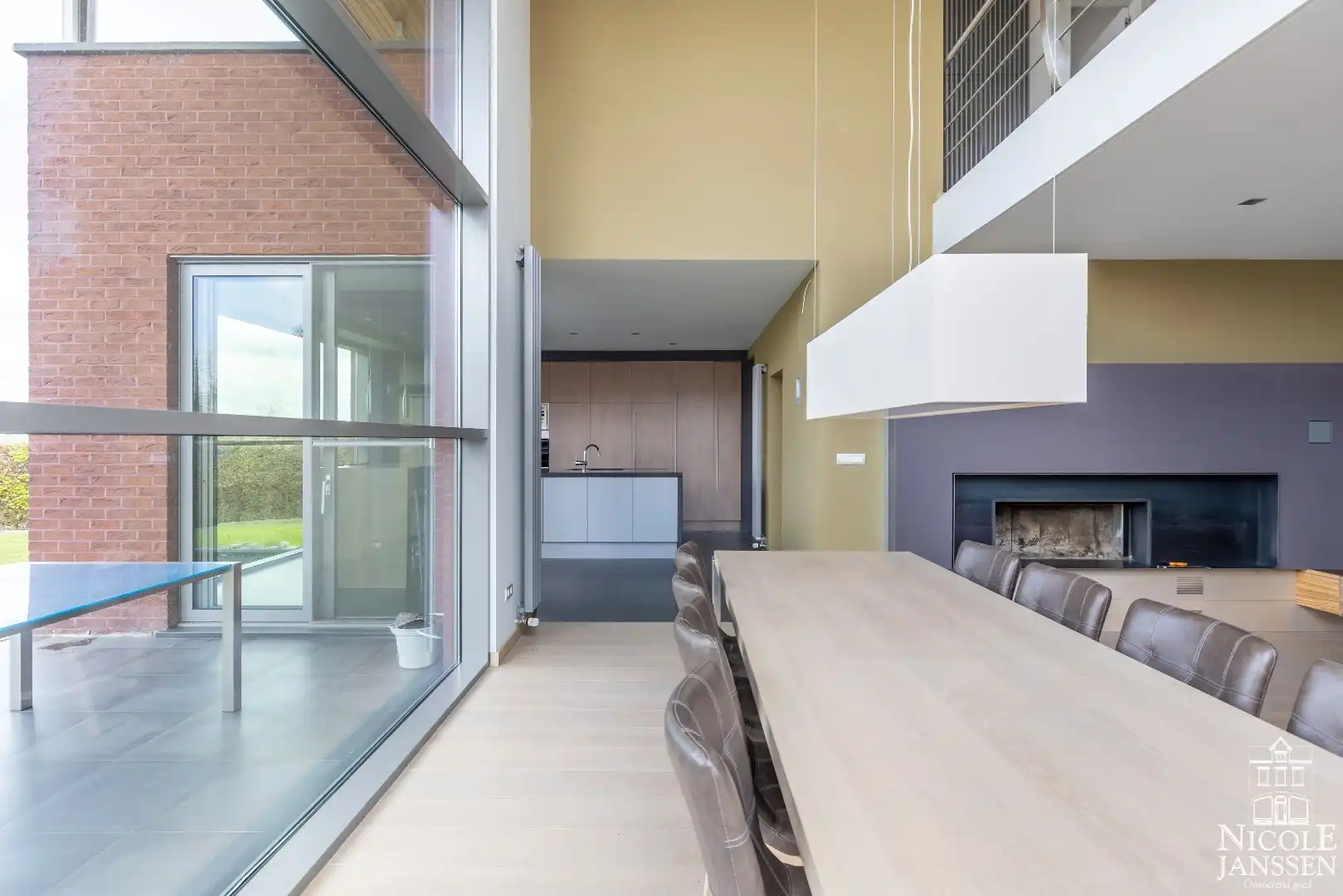 Zeer moderne en luchtige woning met twee slaapkamers gelegen op een rustige locatie foto 9