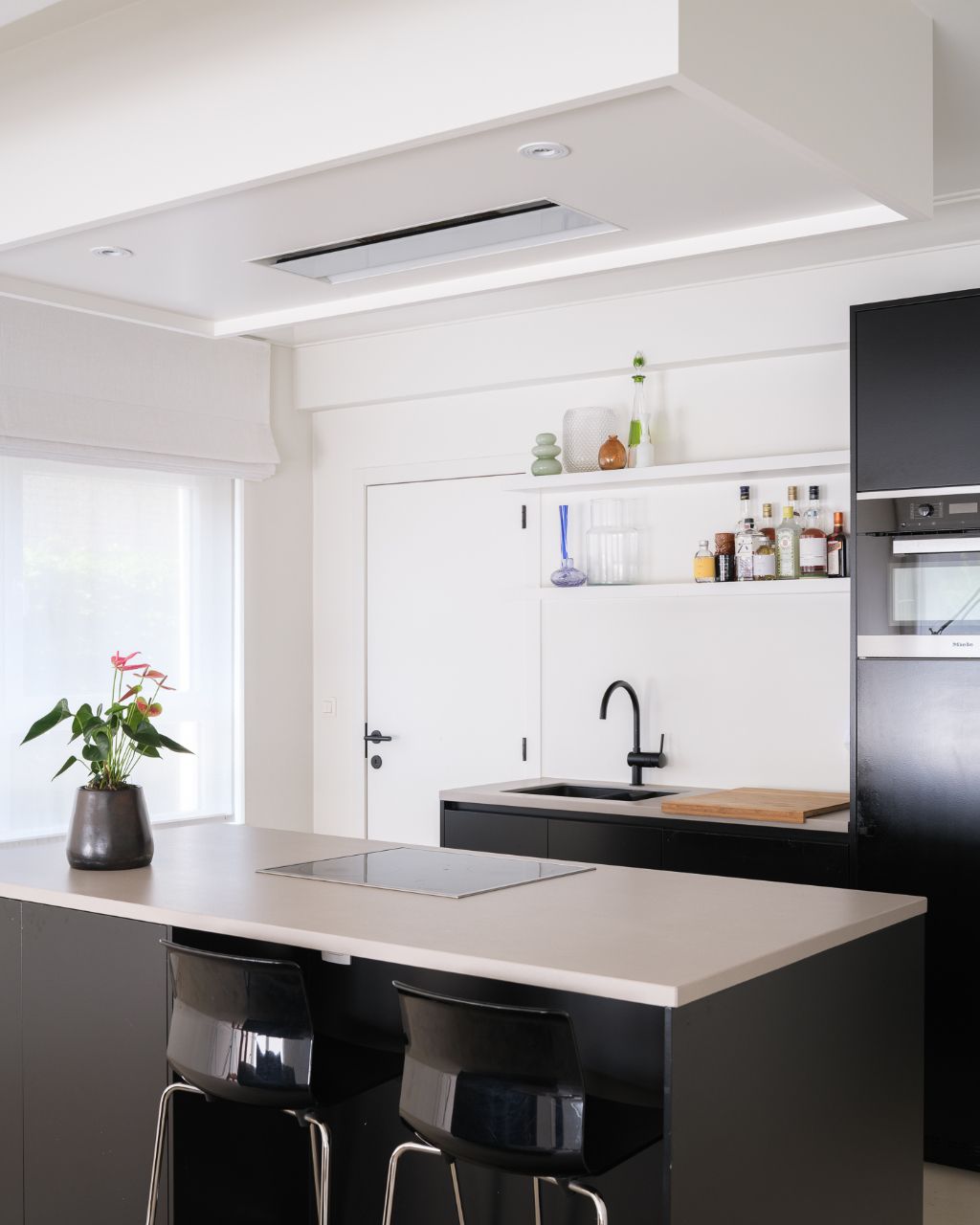 Smaakvol gerenoveerd 2-slaapkamer appartement met garage foto 15