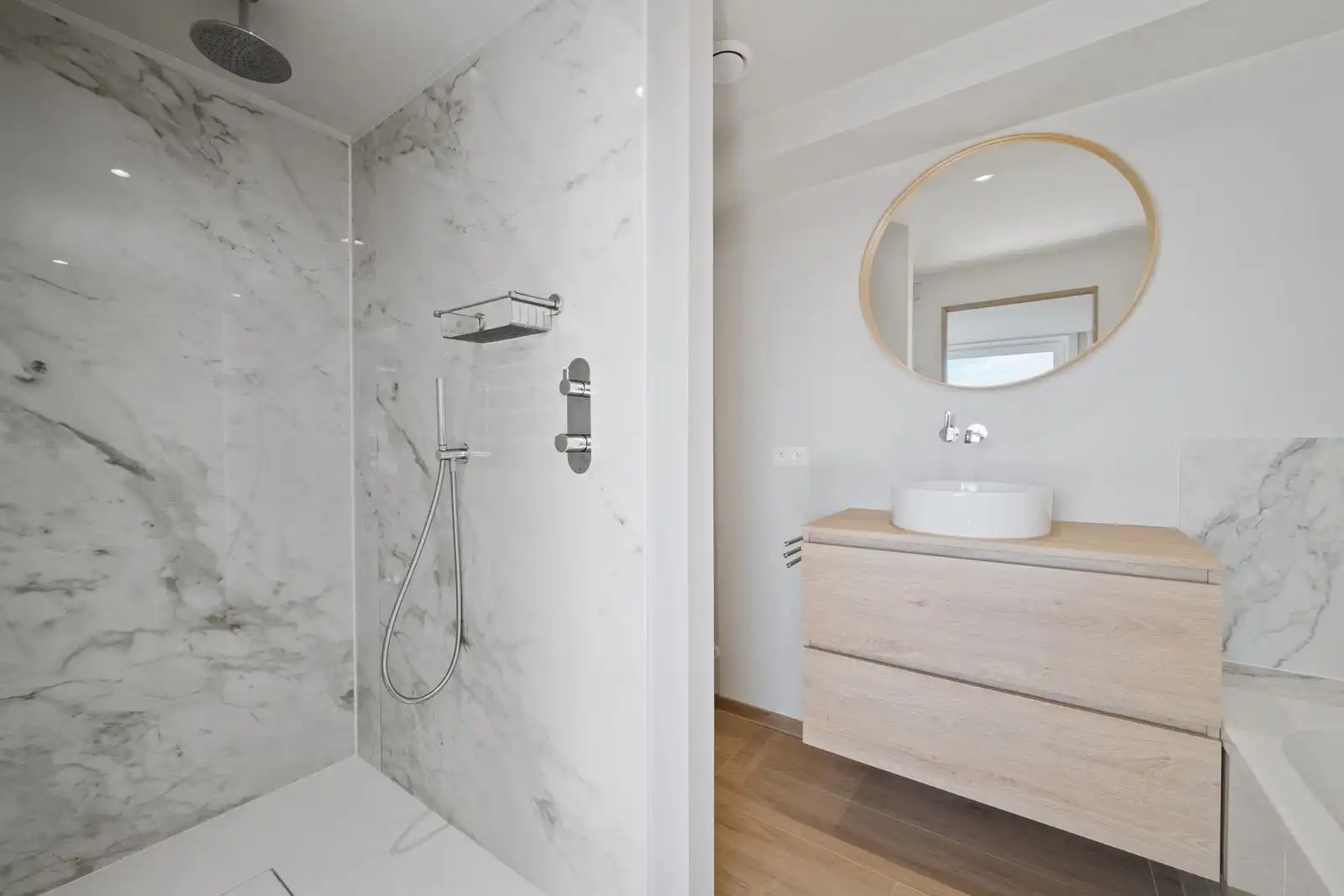 Luxueuze penthouse met zonovergoten terrassen pal aan zee! foto 19