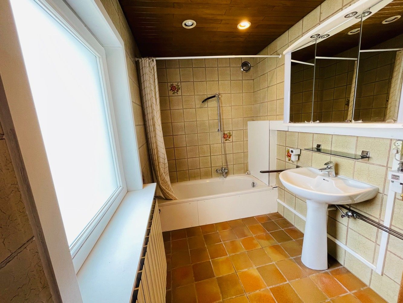 Vooraan Sint-Pieters, Energiezuinig gezellig INSTAPKLAAR woonhuis met GROTE TUIN , 2 Grote slaapkamers, 9 ZONNEPANELEN. foto 9