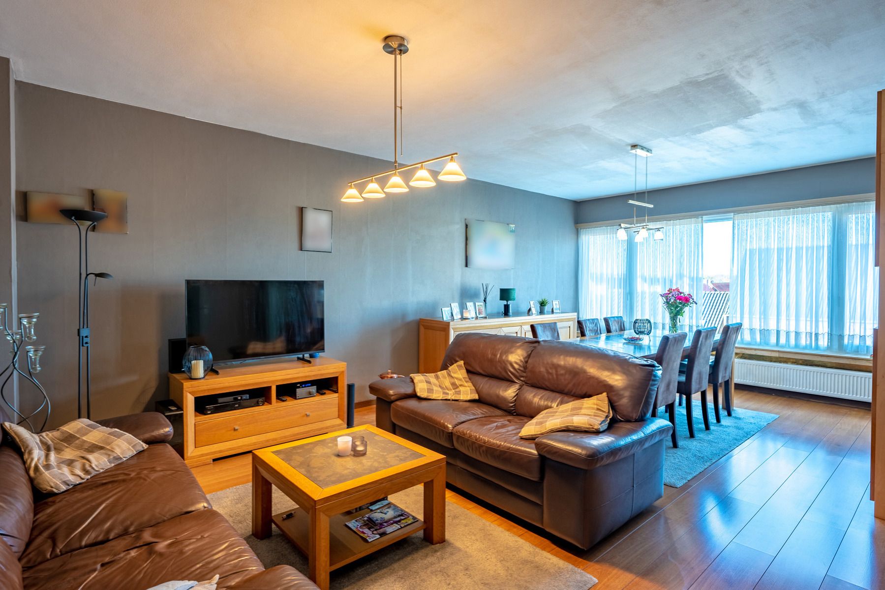 Centraal gelegen appartement met 2 slaapkamers! foto 3