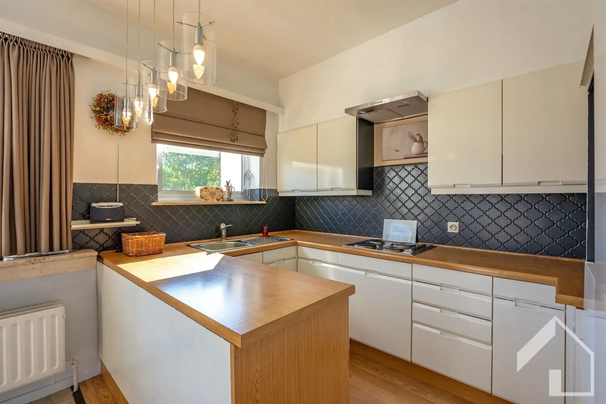 Bel-etage met 3 slaapkamers, tuin, terras en veel privacy foto 3