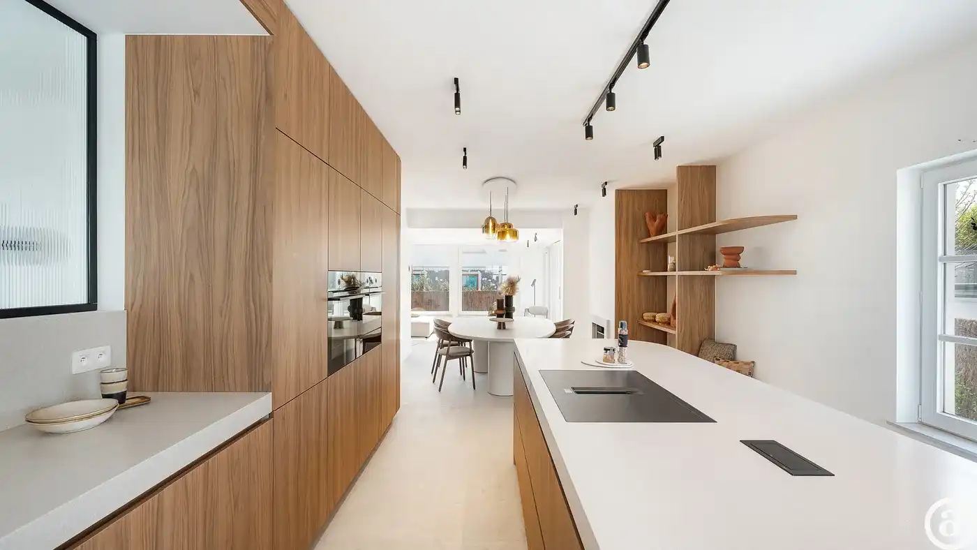Exclusief gerenoveerde villa op een absolute toplocatie foto 23