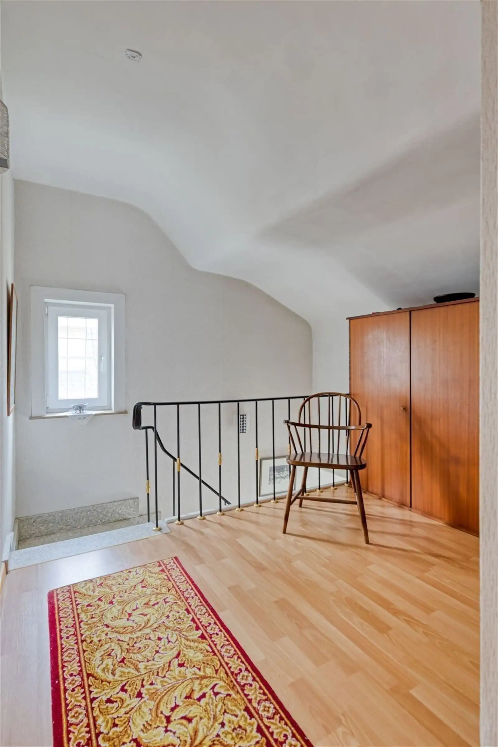 Charmante lichtrijke woning (251m²) met 4 slaapkamers + garage op een uitstekende locatie te Buizingen  foto 13