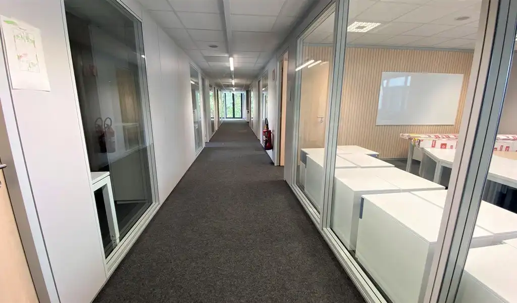 Volledig vernieuwde kantoren te huur op toplocatie in Zwijnaarde foto 19